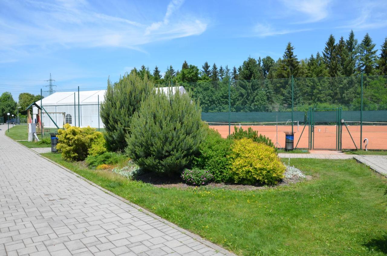 Penzion Rocket Club Lučenec エクステリア 写真