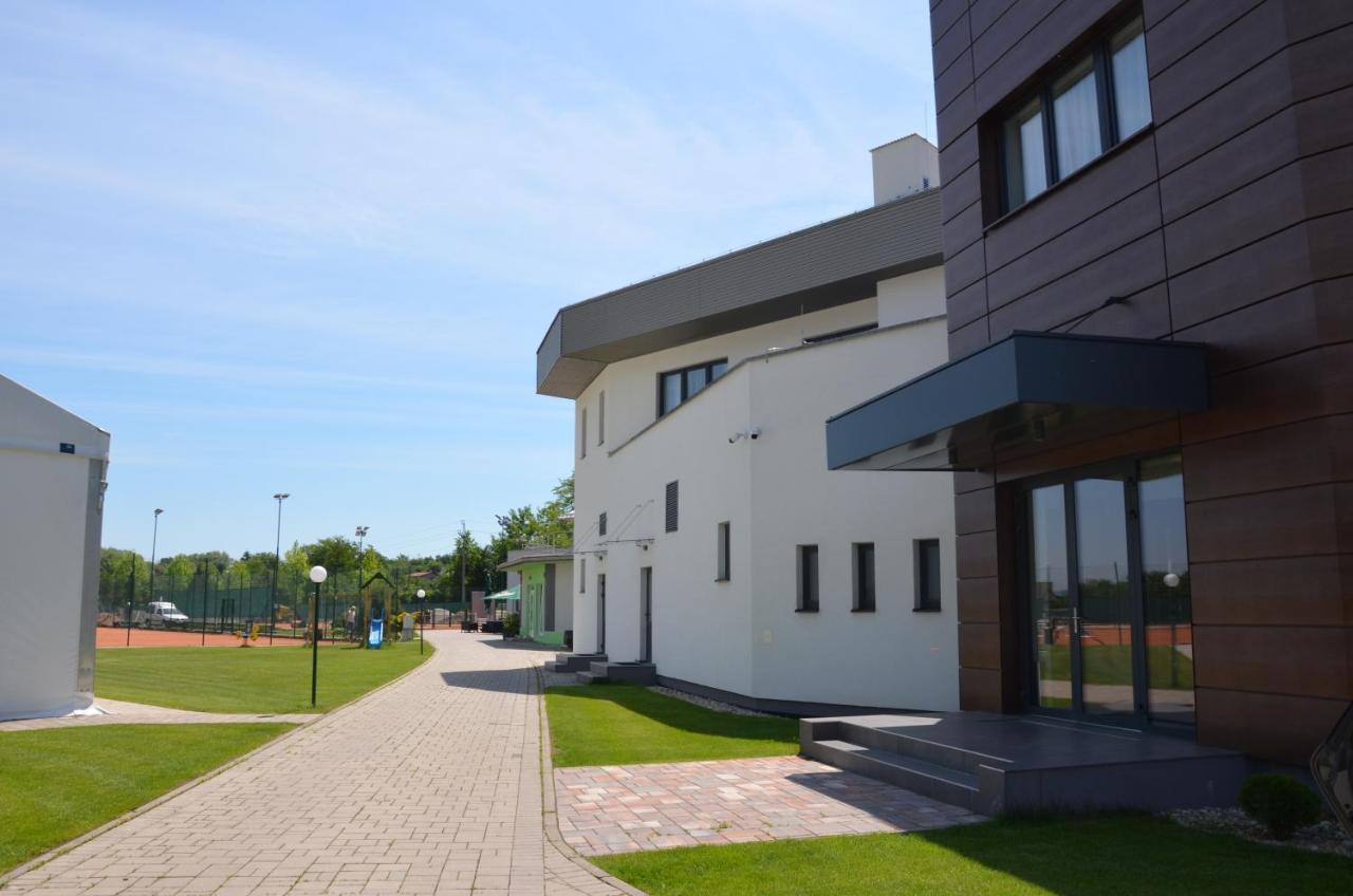 Penzion Rocket Club Lučenec エクステリア 写真